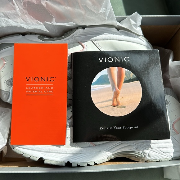Vionic 23Walk Walking Shoe - Women's NWT White Leather Pink Blue new in Box - Picture 3 of 11